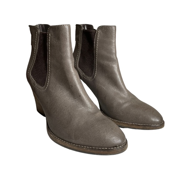 Aquatalia Leather Ankle Boots 6.5 Chelsea Booties Stacked Heel Brown Taupe - Picture 2 of 12